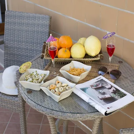 Apartment 2 Bedroom Apartment In Sorrento Sorrento